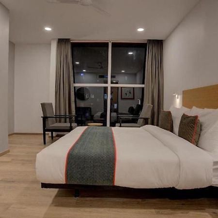 גווהטי Hotel Eureka Grand מראה חיצוני תמונה